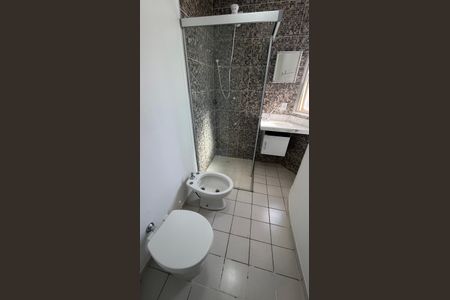 Banheiro de apartamento para alugar com 1 quarto, 58m² em Centro, Campinas
