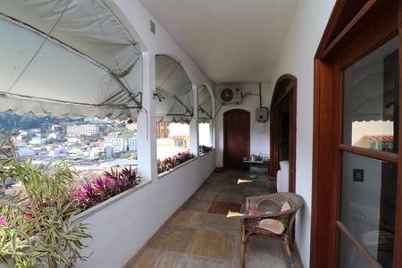 Casa para alugar com 500m², 5 quartos e 5 vagasVaranda