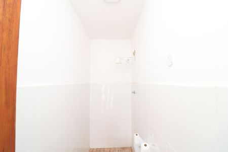 Casa para alugar com 500m², 5 quartos e 5 vagasBanheiro da garagem