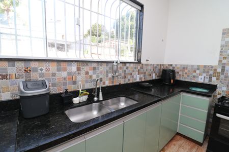 Casa para alugar com 500m², 5 quartos e 5 vagasCozinha