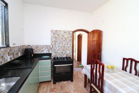 Casa para alugar com 500m², 5 quartos e 5 vagasCozinha