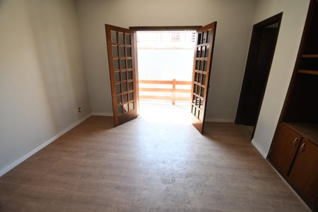 Casa à venda com 280m², 3 quartos e 6 vagas Suíte