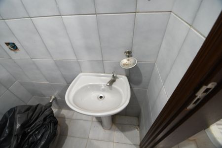 Casa à venda com 280m², 3 quartos e 6 vagasBanheiro de serviço