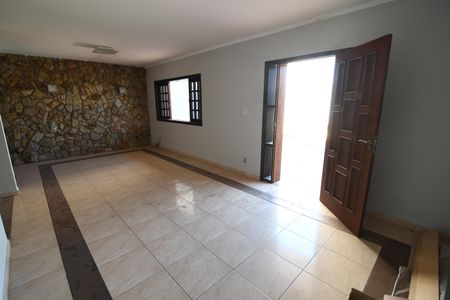 Casa à venda com 280m², 3 quartos e 6 vagasSala