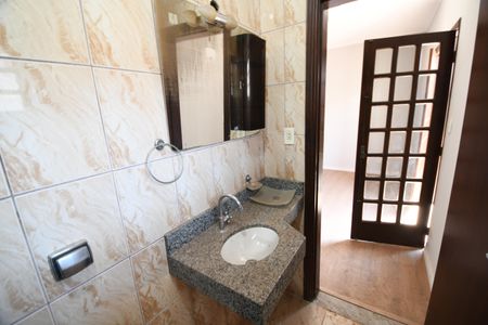 Casa à venda com 280m², 3 quartos e 6 vagasBanheiro da Suíte