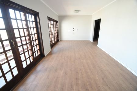 Casa à venda com 280m², 3 quartos e 6 vagasSala 3