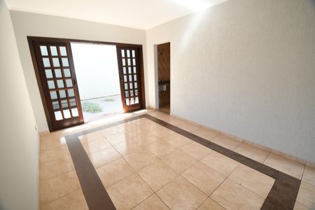 Casa à venda com 280m², 3 quartos e 6 vagasSala 2