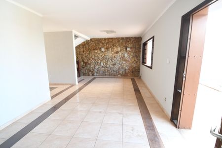 Casa à venda com 280m², 3 quartos e 6 vagasSala