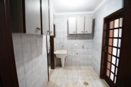 Casa à venda com 280m², 3 quartos e 6 vagasÁrea de Serviço