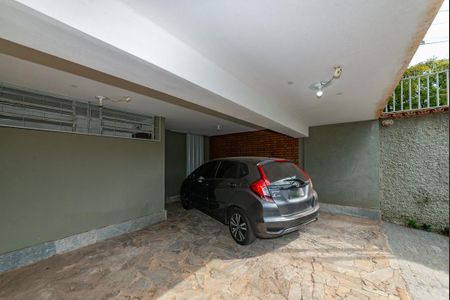 Casa à venda com 287m², 4 quartos e 3 vagas Casa à venda com 287m², 4 quartos e 3 vagasGaragem