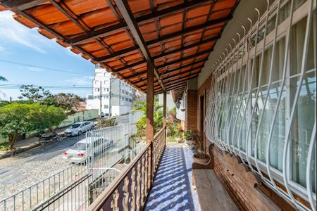 Casa à venda com 287m², 4 quartos e 3 vagas Casa à venda com 287m², 4 quartos e 3 vagasVaranda da Sala 1