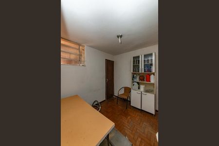 Casa à venda com 287m², 4 quartos e 3 vagas Casa à venda com 287m², 4 quartos e 3 vagasQuarto de Serviço