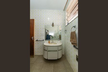 Casa à venda com 287m², 4 quartos e 3 vagas Casa à venda com 287m², 4 quartos e 3 vagasBanheiro Social