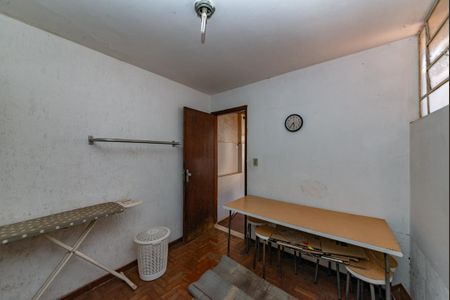 Casa à venda com 287m², 4 quartos e 3 vagas Casa à venda com 287m², 4 quartos e 3 vagasQuarto de Serviço