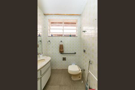 Casa à venda com 287m², 4 quartos e 3 vagas Casa à venda com 287m², 4 quartos e 3 vagasBanheiro Social