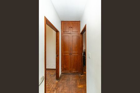 Casa à venda com 287m², 4 quartos e 3 vagas Casa à venda com 287m², 4 quartos e 3 vagasCorredor