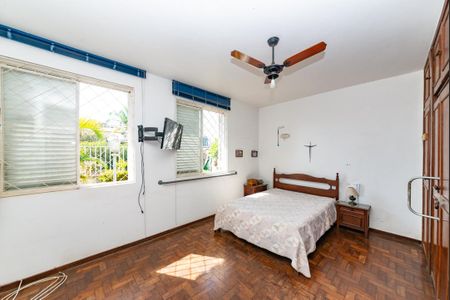 Casa à venda com 287m², 4 quartos e 3 vagas Casa à venda com 287m², 4 quartos e 3 vagasSuíte