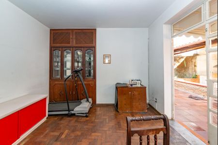 Casa à venda com 287m², 4 quartos e 3 vagas Casa à venda com 287m², 4 quartos e 3 vagasQuarto 4