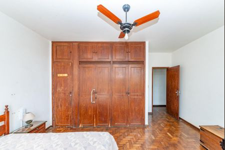 Casa à venda com 287m², 4 quartos e 3 vagas Casa à venda com 287m², 4 quartos e 3 vagasSuíte