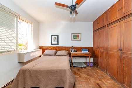 Casa à venda com 287m², 4 quartos e 3 vagas Casa à venda com 287m², 4 quartos e 3 vagasQuarto 3