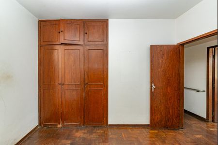 Casa à venda com 287m², 4 quartos e 3 vagas Casa à venda com 287m², 4 quartos e 3 vagasQuarto 2