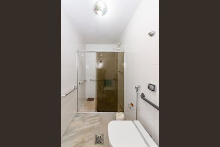 Casa à venda com 287m², 4 quartos e 3 vagas Casa à venda com 287m², 4 quartos e 3 vagasBanheiro da Suíte