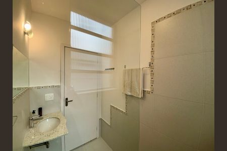 Apartamento à venda com 70m², 2 quartos e sem vagaBanheiro social