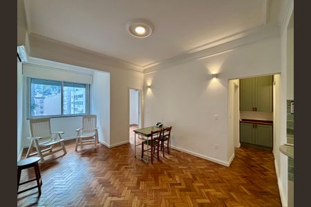 Apartamento à venda com 70m², 2 quartos e sem vagaSala