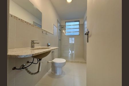 Apartamento à venda com 70m², 2 quartos e sem vagaBanheiro da Suíte