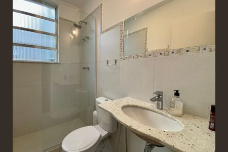 Apartamento à venda com 70m², 2 quartos e sem vagaBanheiro social