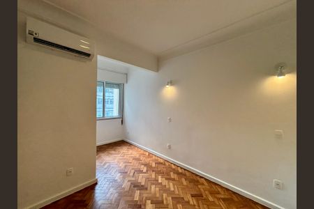 Apartamento à venda com 70m², 2 quartos e sem vagaSuíte