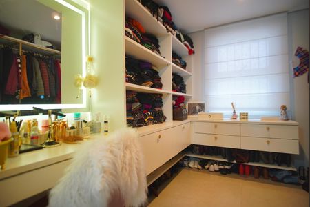 Casa à venda com 1216m², 5 quartos e 12 vagasCloset Suíte 2
