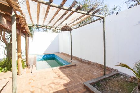 Casa para alugar com 282m², 5 quartos e 2 vagasPiscina