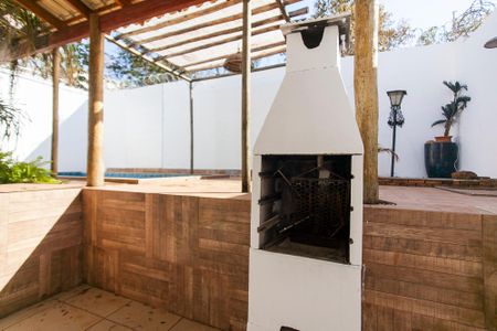 Churrasqueira de casa para alugar com 5 quartos, 282m² em Jardim Karaíba, Uberlândia