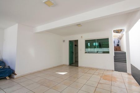 Garagem de casa para alugar com 5 quartos, 282m² em Jardim Karaíba, Uberlândia