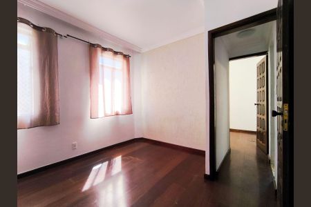 Sala de apartamento à venda com 2 quartos, 70m² em Sagrada Família, Belo Horizonte