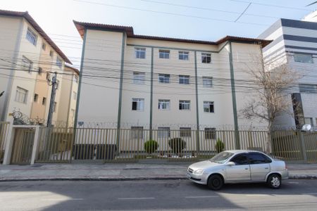 Apartamento à venda com 60m², 3 quartos e 1 vaga Apartamento à venda com 60m², 3 quartos e 1 vagaFachada