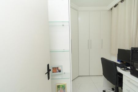 Apartamento à venda com 60m², 3 quartos e 1 vaga Apartamento à venda com 60m², 3 quartos e 1 vagaQuarto 2