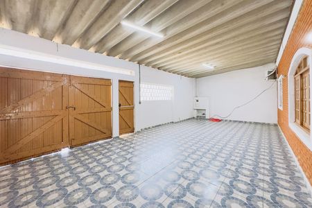 Casa para alugar com 170m², 3 quartos e 5 vagas Casa para alugar com 170m², 3 quartos e 5 vagasGaragem