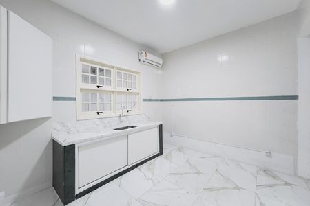 Casa para alugar com 170m², 3 quartos e 5 vagas Casa para alugar com 170m², 3 quartos e 5 vagasCozinha e Área de Serviço
