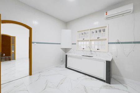 Casa para alugar com 170m², 3 quartos e 5 vagas Casa para alugar com 170m², 3 quartos e 5 vagasCozinha e Área de Serviço