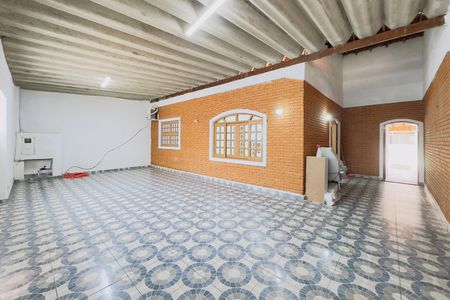 Casa para alugar com 170m², 3 quartos e 5 vagas Casa para alugar com 170m², 3 quartos e 5 vagasGaragem