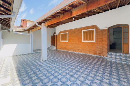 Casa para alugar com 170m², 3 quartos e 5 vagas Casa para alugar com 170m², 3 quartos e 5 vagasQuintal