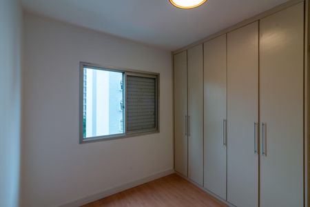 Apartamento à venda com 95m², 3 quartos e 2 vagasQuarto 2