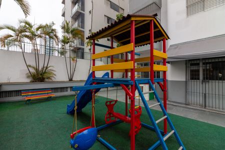 Apartamento à venda com 95m², 3 quartos e 2 vagasÁrea comum - Playground