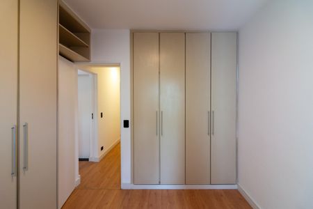 Apartamento à venda com 95m², 3 quartos e 2 vagasQuarto 2