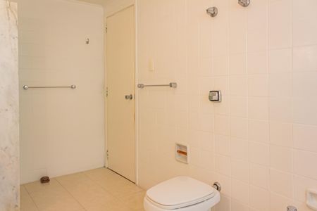 Apartamento à venda com 182m², 3 quartos e 2 vagasBanheiro da Suíte