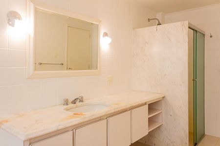 Apartamento à venda com 182m², 3 quartos e 2 vagasBanheiro da Suíte