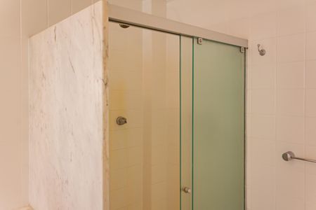 Apartamento à venda com 182m², 3 quartos e 2 vagasBanheiro da Suíte