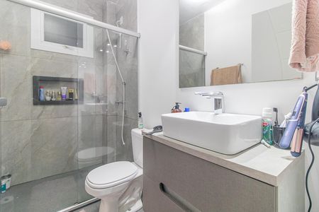 Casa à venda com 136m², 2 quartos e 2 vagasBanheiro da Suíte